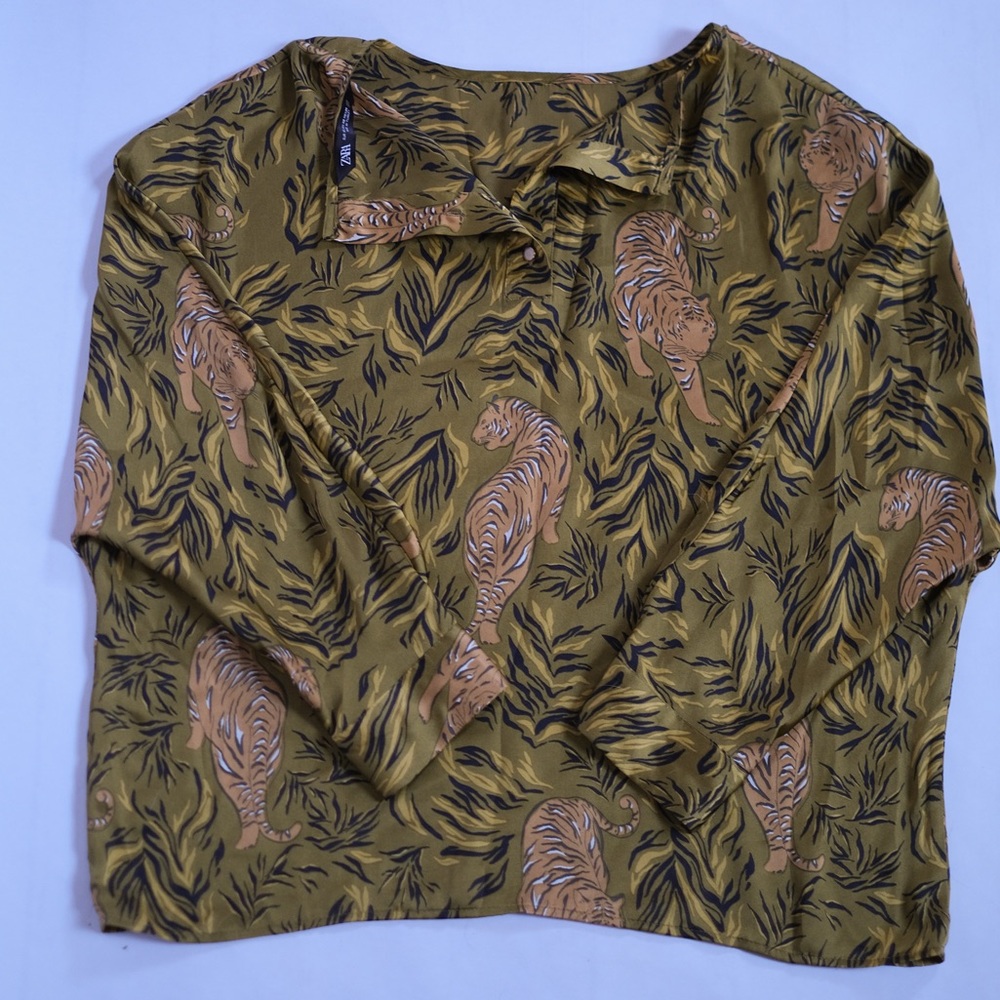 Zara Tiger Print Blouse – Olive Green | Size XS (Oversized Fit)